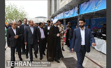 بازدید شهردار تهران از نمایشگاه نوروزی عطر یاس و مرکز اسکان نوروزی منطقه ۲۰ 18