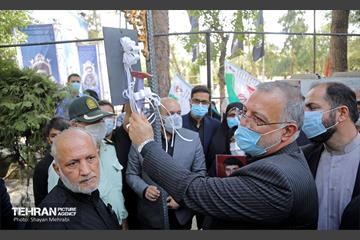 نواخته شدن زنگ دانش آموز شهید در قطعه شهدای گمنام 20
