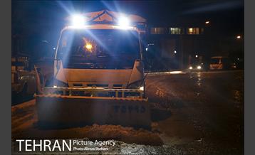 حضور نیروهاى پسماند در نخستین بارش هاى برف تهران 2