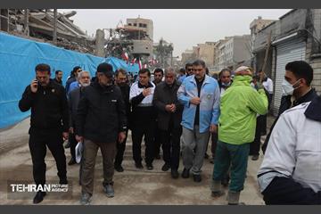 بازدید نمایندگان مجلس از نقاط آسیب دیده از جنگ در منطقه۴ 14