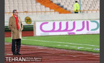 دیدار تیم‌های فوتبال پرسپولیس - صنعت نفت آبادان 21