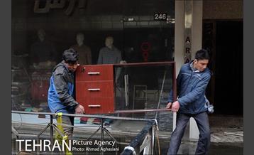 تخلیه اجناس مغازه های باقی مانده ساختمان پلاسکو -1 1