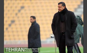 دیدار تیم های فوتبال نفت تهران و تراکتورسازی تبریز