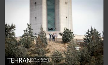 پروازدسته جمعی  پهپادها در برج میلاد تهران 23