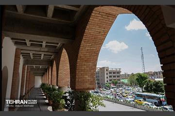 چراغ خانه شهر روشن است 65