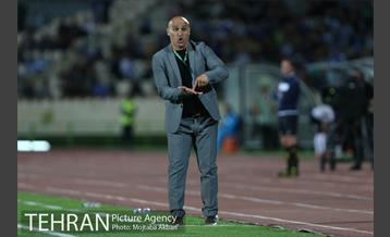 دیدار تیم های فوتبال استقلال و صبای قم