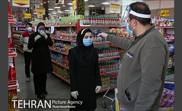 اجرای طرح فاصله گذاری اجتماعی در میدان میوه و تره بار صادقیه 12