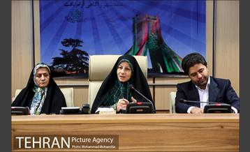 بازدید معاون برنامه ریزی و توسعه شهری از مرکز ارتباطات 20