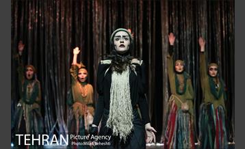 نمایش روزی می بایست می مرد‎ 9