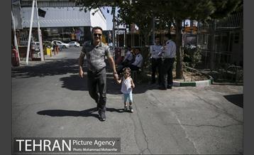 پذیرایی ایستگاه های آتش نشانی از شهروندان و دانش آموزان 4