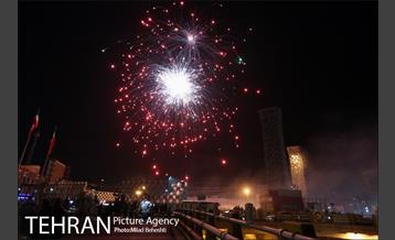 نورافشانی میدان امام حسین به مناسب سالروز پیروزی انقلاب اسلامی  11