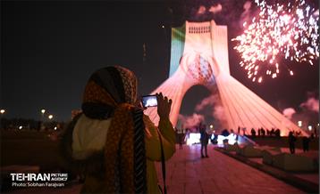 جشن نور پیروزی تیم ملی در میدان آزادی  10