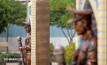 رونمایی از تندیس «خادم حرم» 22