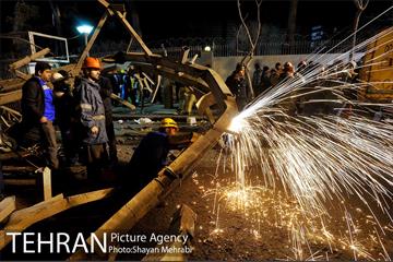 امداد رسانی شبانه در حادثه پلاسکو 25