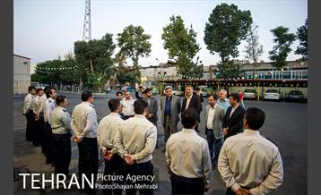 بازدید شهردار تهران از خسارت آتش سوزی اخیر میدان حسن آباد 33