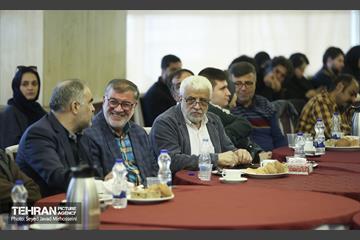 نخستین نشست قلم‌های آسمانی 16