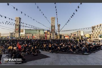 نجات اهل عالم با حسین است  36