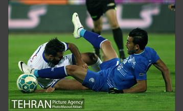 دیدار استقلال و گسترش فولاد در لیگ برتر فوتبال 18