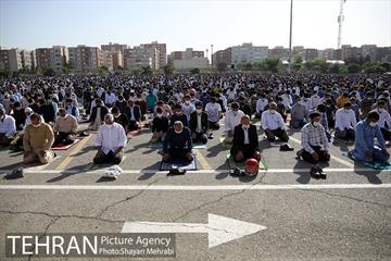 اقامه نماز عید فطر افغانستانی های اهل تسنن مقیم تهران 36