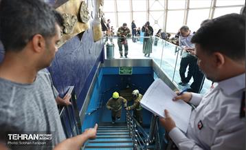 مسابقه پله‌نوردی آتش‌نشانان در برج میلاد 17