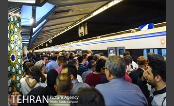 خدمات‌رسانی مترو تهران به نمازگزاران عیدسعیدفطر 17