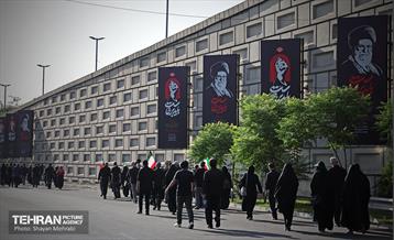 اقامه نماز بر پیکر آقای شهید ایران - 3 30