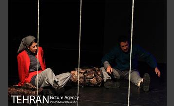 نمایش قاطیغوریاس‎ 4