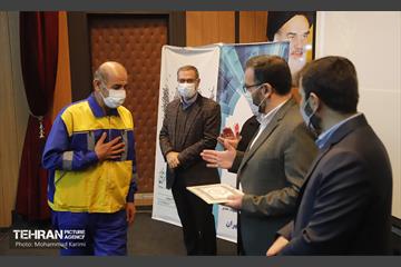 آیین تجلیل از پرسنل سامانه های مدیریت شهری ۱۳۷ و نظارت همگانی ۱۸۸۸