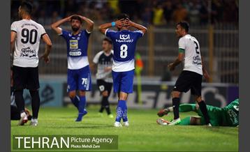 دیدار تیم های استقلال تهران و نفت مسجد سلیمان 10