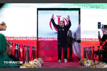 مراسم تجلیل از کشتی‌گیران قهرمان جهان (جشنی برای ایران) 65