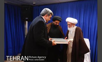 دیدار شهردار تهارن با آیت الله العظمی نوری همدانی  2