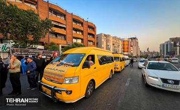 خدمت‌رسانی رایگان تاکسی‌های شهری به شرکت‌کنندگان مراسم تشییع پیکر آقای شهید ایران 4