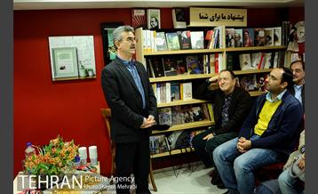 رونمایی و جشن امضا رمان سفر زیارتی قرن بیست و یکم هارولد فرای 15