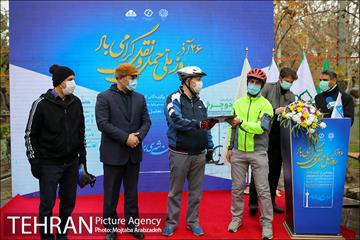 مراسم تقدیر از رانندگان برگزیده تاکسیرانی 17