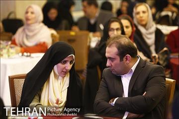 نشست شرکت کنندگان پنل های تخصصی حوزه زنان با مدیران شهری 8