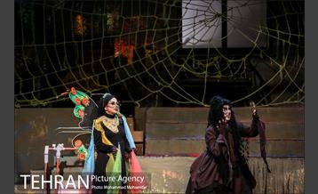 اجرای نمایش شاپرک خانوم 15