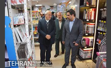 بازدید اعضای شورای شهر از فروشگاه شهروند  13
