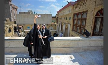 بازدید جمعی از  هنرمندان از نقاط گردشگری منطقه 12 3