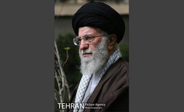 کاشت نهال توسط رهبر معظم انقلاب اسلامی 13