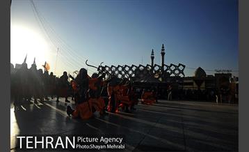 اجرای تعزیه در میدان امام حسین(ع)