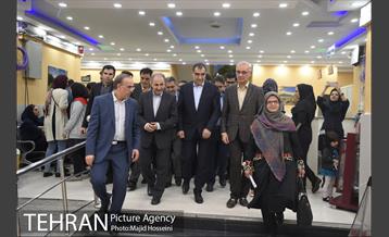 بازدید شهردار تهران و وزیر بهداشت از مراکز پزشکی و درمانی شهر 32