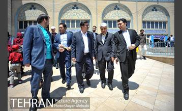 بازدید حسینی مکارم سرپرست شهرداری تهران ار نمایشگاه کتاب 27