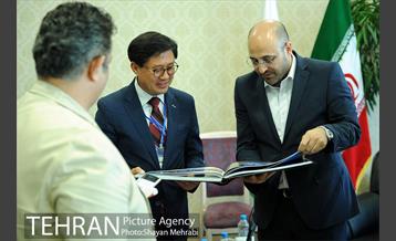 دیدار میهمانان خارجی حاضر در اجلاس جهانی شوراها و شهرداران با رییس مرکز ارتباطات و امور بین الملل شهرداری تهران 30