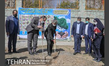 مراسم درختکاری به مناسبت یادبود همکاران جانباخته کرونا در شهرداری تهران 26