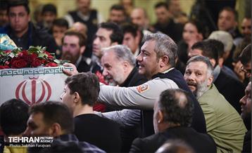 وداع با پیکر شهید «قریب رضا دارابی» 16