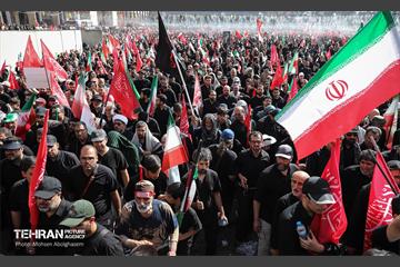 اقامه نماز بر پیکر آقای شهید ایران - 1 36