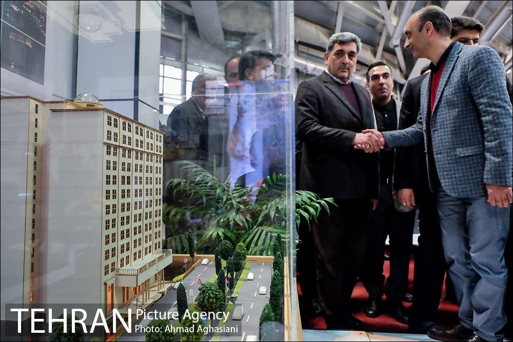 بازدید دکتر حناچی از نمایشگاه ساختمان پایدار 18