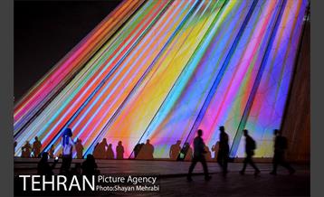 هزار توی زمان در برج آزادی 17