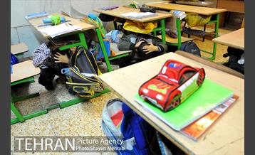 مانور سراسری زلزله در دبستان دکتر حسن تهرانی مقدم 26