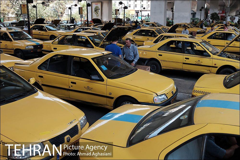 استراحت ظهرگاهی تاکسیرانان زیر پُل سیدخندان 4